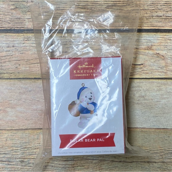 2022 Polar Bear Pal Hallmark Keepsake Ornament Club NWT - Picture 8 of 9